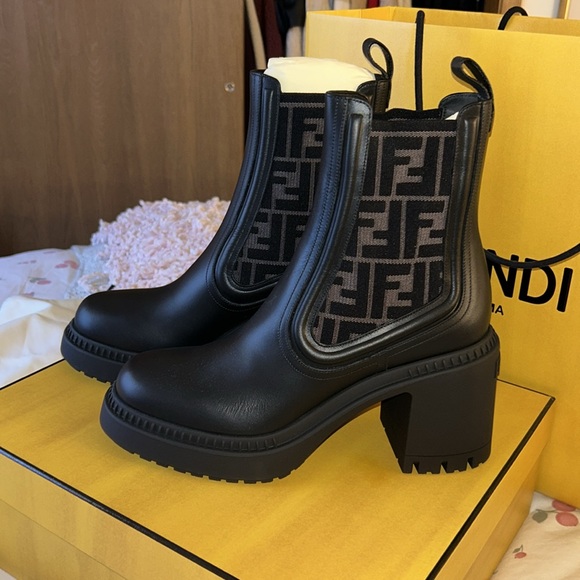FENDI Boots SZ 41 New - Picture 3 of 8